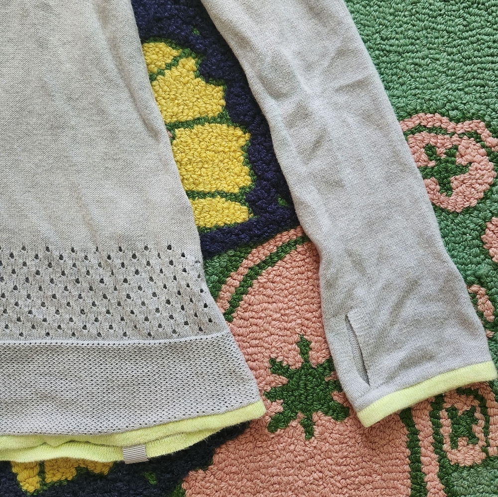 Ivivva sweater - Picture 2 of 2